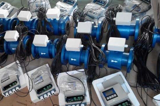 Detection of electromagnetic flowmeter